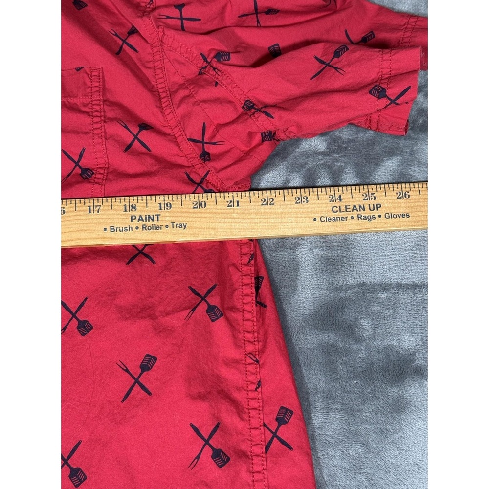 Duluth Trading Co Shirt Mens Medium Red Short Sleeve Button Up BBQ Utensil Print - Picture 6 of 10